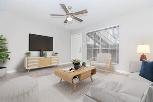 21717 Inverness Forest Blvd, Unit 710 in Houston, TX - Building Photo