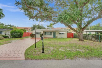 4928 SW 24th Ave in Fort Lauderdale, FL - Building Photo - Building Photo