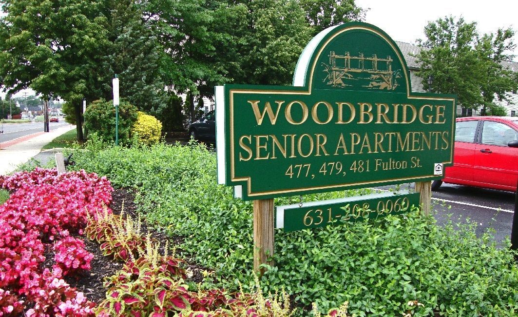 Woodbridge at Farmingdale Apartments in Farmingdale, NY - Foto de edificio