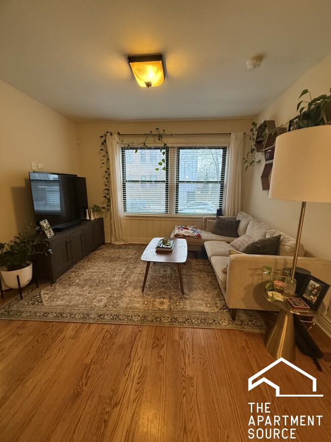 3437 N Lakewood Ave in Chicago, IL - Building Photo - Building Photo
