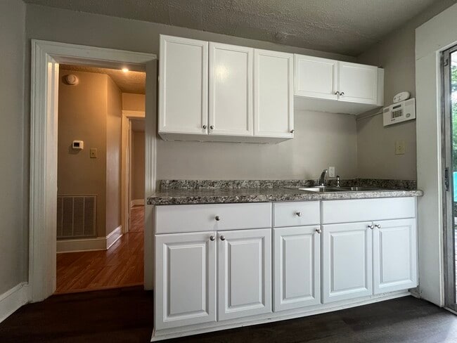 1256 Edgewood Rd in Charlotte, NC - Building Photo - Building Photo