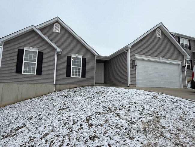 property at 1815 Valley View Cir