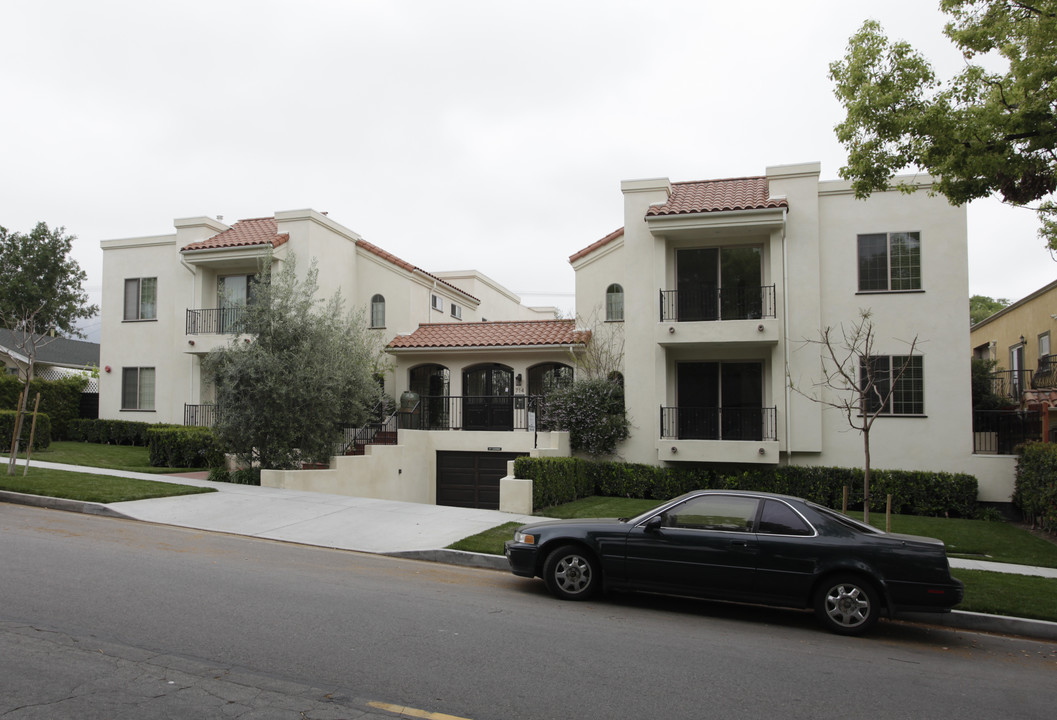 Verdugo Springs in Burbank, CA - Building Photo