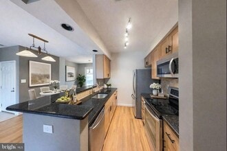 5917 Barbados Pl, Unit 103 in Rockville, MD - Building Photo - Building Photo