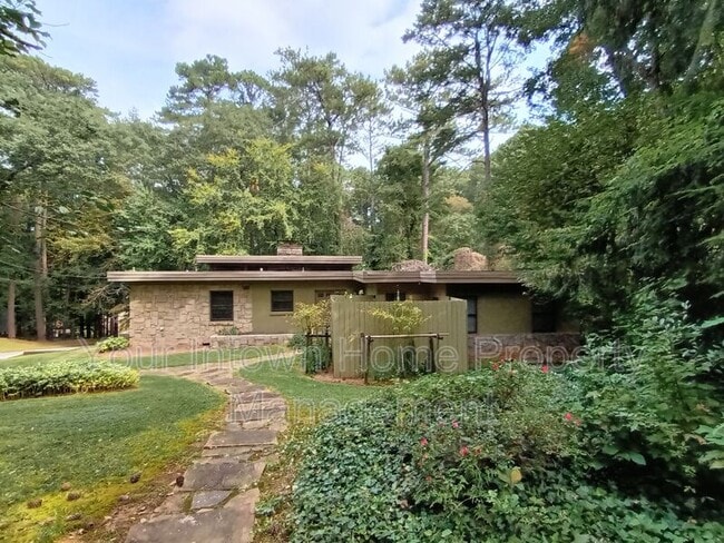 1876 Mason Mill Rd in Decatur, GA - Building Photo - Building Photo