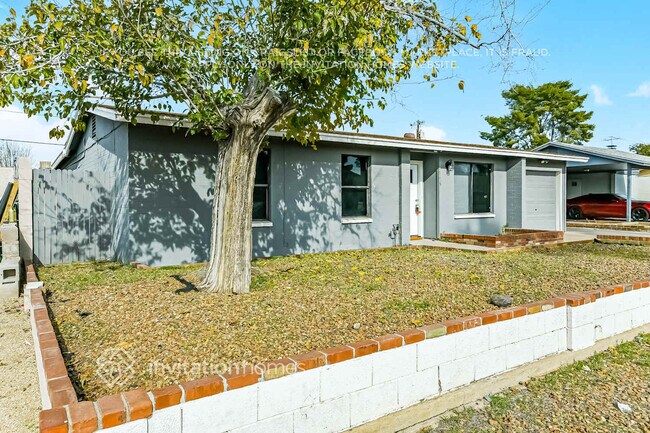 2128 W Hartford Ave in Phoenix, AZ - Foto de edificio - Building Photo