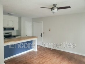 2328 W Vandalia Rd in Greensboro, NC - Building Photo - Building Photo