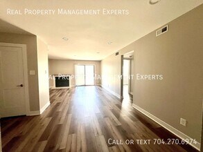 3021 Heathstead Place in Charlotte, NC - Building Photo - Building Photo