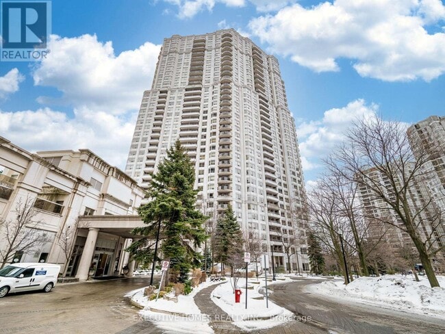 property at 25 Kingsbridge Garden Cir