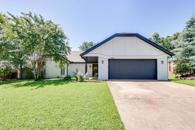property at 904 Belle Air Ave
