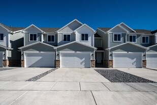 657 S 85 E in Smithfield, UT - Building Photo