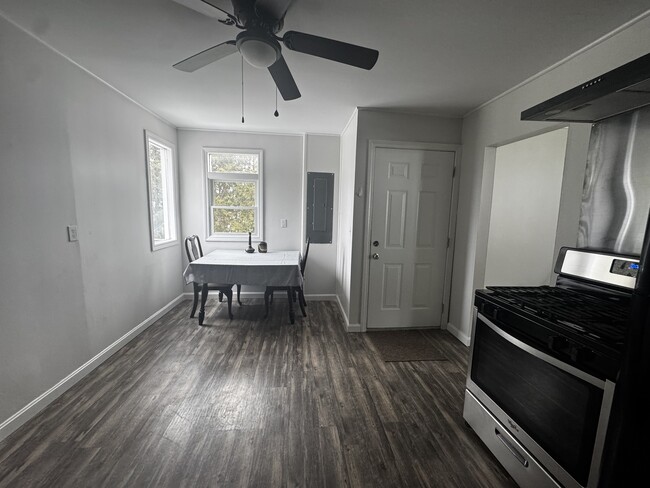 150 Ethan Allen Pky, Unit B in Burlington, VT - Foto de edificio - Building Photo