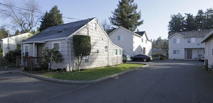 815-817 Gillis St in Vancouver, WA - Building Photo - Building Photo