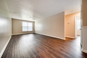 1190 Meadowview Dr in Gallatin, TN - Building Photo - Building Photo