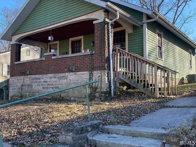313 W 14th St