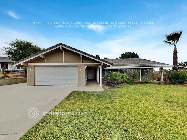 property at 25137 Lamayo Ave