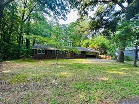 516 Post Oak Ln in Knoxville, TN - Building Photo