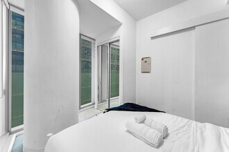 16 York St, Unit SI ID1313354P in Toronto, ON - Building Photo - Building Photo