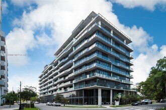 201 SW 17th Rd in Miami, FL - Building Photo - Building Photo