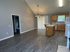 641 Laurel Hill Cir in Richmond Hill, GA - Building Photo - Building Photo