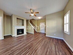 582 Cotton Brook Dr in Fuquay Varina, NC - Building Photo - Building Photo