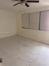 2530 Roosevelt St in Hollywood, FL - Building Photo - Building Photo