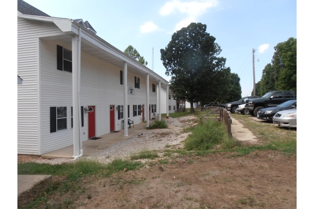 Lookout Mountain Apartments in Devils Elbow, MO - Building Photo