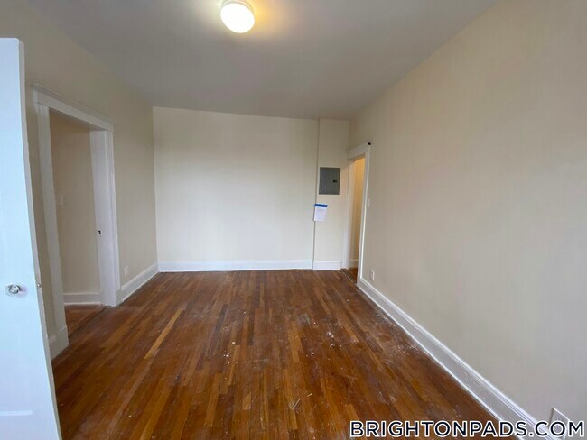 1626 Commonwealth Ave in Boston, MA - Building Photo - Building Photo