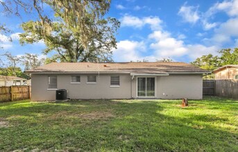 2006 E Humphrey St in Tampa, FL - Foto de edificio - Building Photo