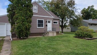 1512 Summer St in Grinnell, IA - Building Photo