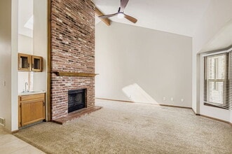 7663 S Cove Cir in Centennial, CO - Building Photo - Building Photo