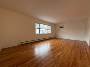 234 Wheeler St, Unit 2 in Cliffside Park, NJ - Building Photo - Building Photo