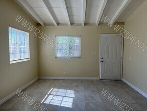 45421 Cedar Ave in Lancaster, CA - Building Photo - Building Photo