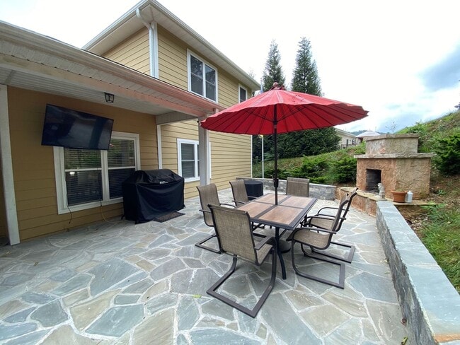 property at 170 S Willow Brook Dr