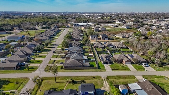 property at 71 N Forrest Ave