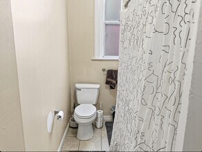 122 E University Ave in Cincinnati, OH - Building Photo - Building Photo