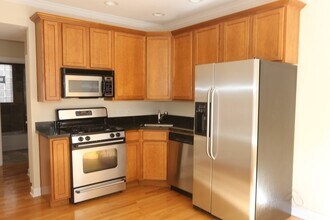 3257 N Clifton Ave in Chicago, IL - Building Photo - Building Photo
