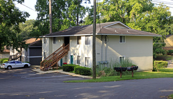 725 Pointe Ct Apartments