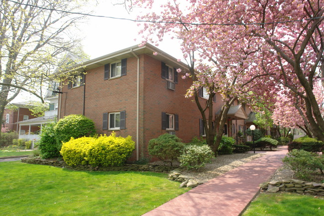 406a Sairs Ave in Long Branch, NJ - Foto de edificio - Building Photo