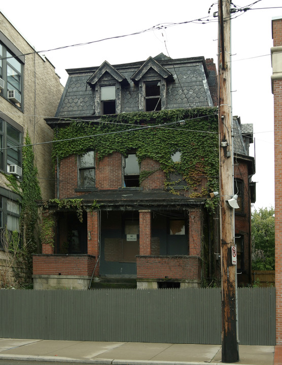 5610 Walnut St in Pittsburgh, PA - Building Photo