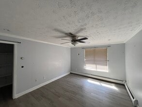 23 Amato Dr in South Windsor, CT - Building Photo - Building Photo