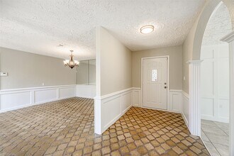 102 Butlers Ct in Conroe, TX - Building Photo - Building Photo
