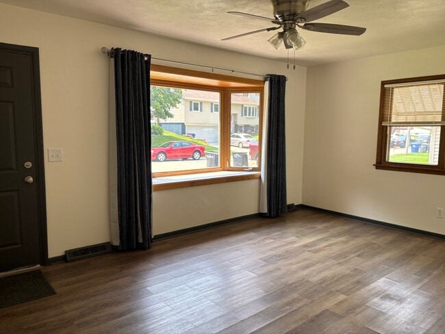 2544 Glenn St in Bettendorf, IA - Building Photo - Building Photo