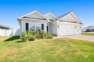 24847 Smarty Jones Cir in Daphne, AL - Foto de edificio - Building Photo