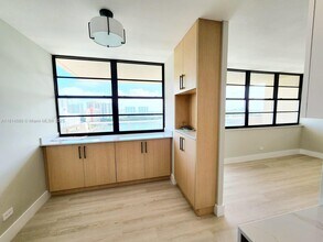 250 174th St, Unit 1618 in Sunny Isles Beach, FL - Building Photo - Building Photo
