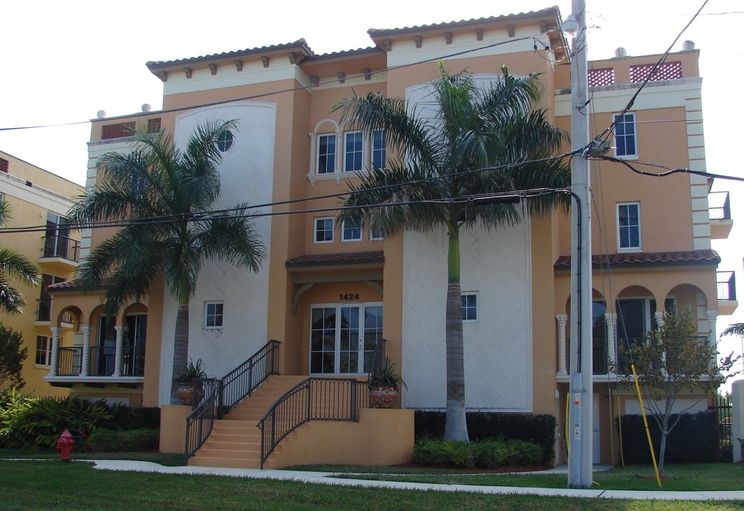 Hemingway Landings Condominiums in Fort Lauderdale, FL - Building Photo