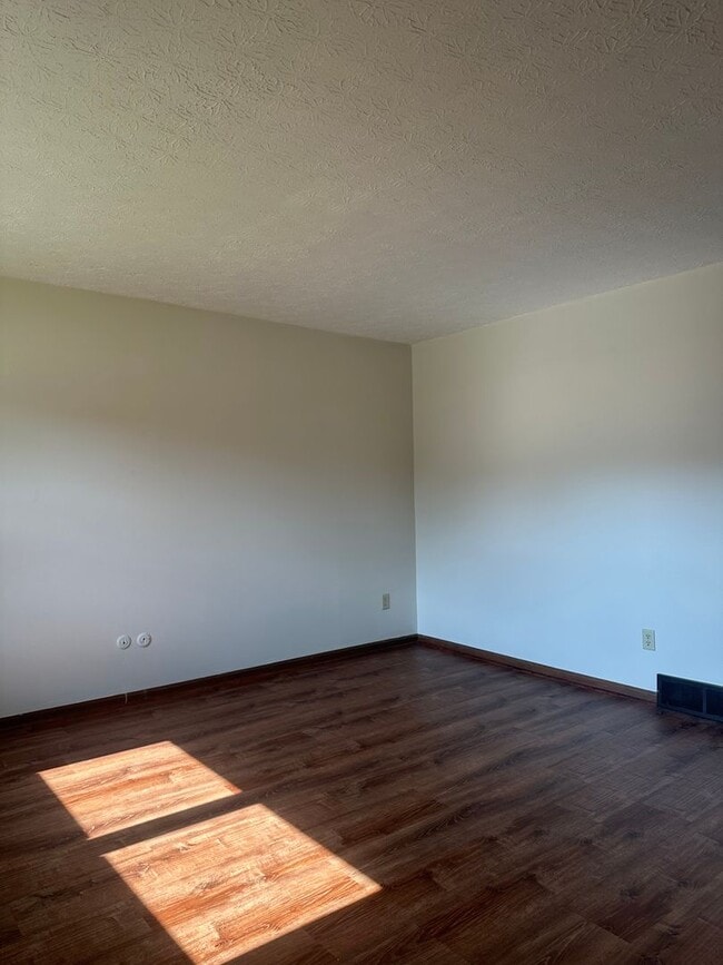 1413-1415 Hanson St in Reynoldsburg, OH - Building Photo - Building Photo