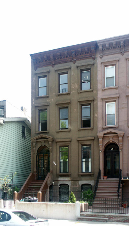 507 Clinton Ave in Brooklyn, NY - Foto de edificio