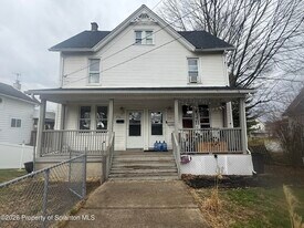 516 4th St in Dunmore, PA - Building Photo