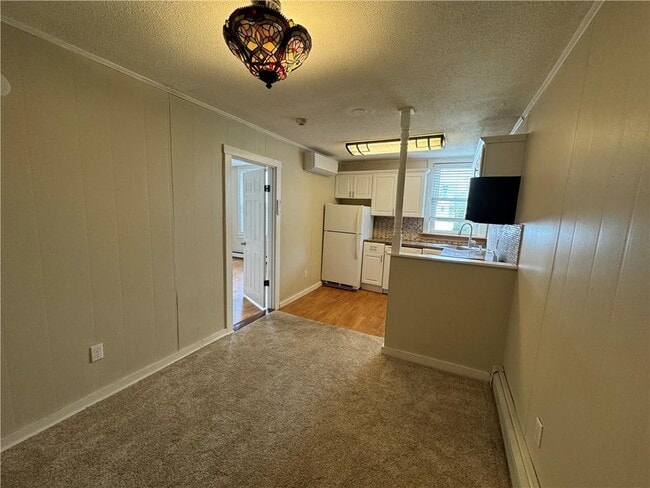 40-40 Freebody St in Newport, RI - Building Photo - Building Photo